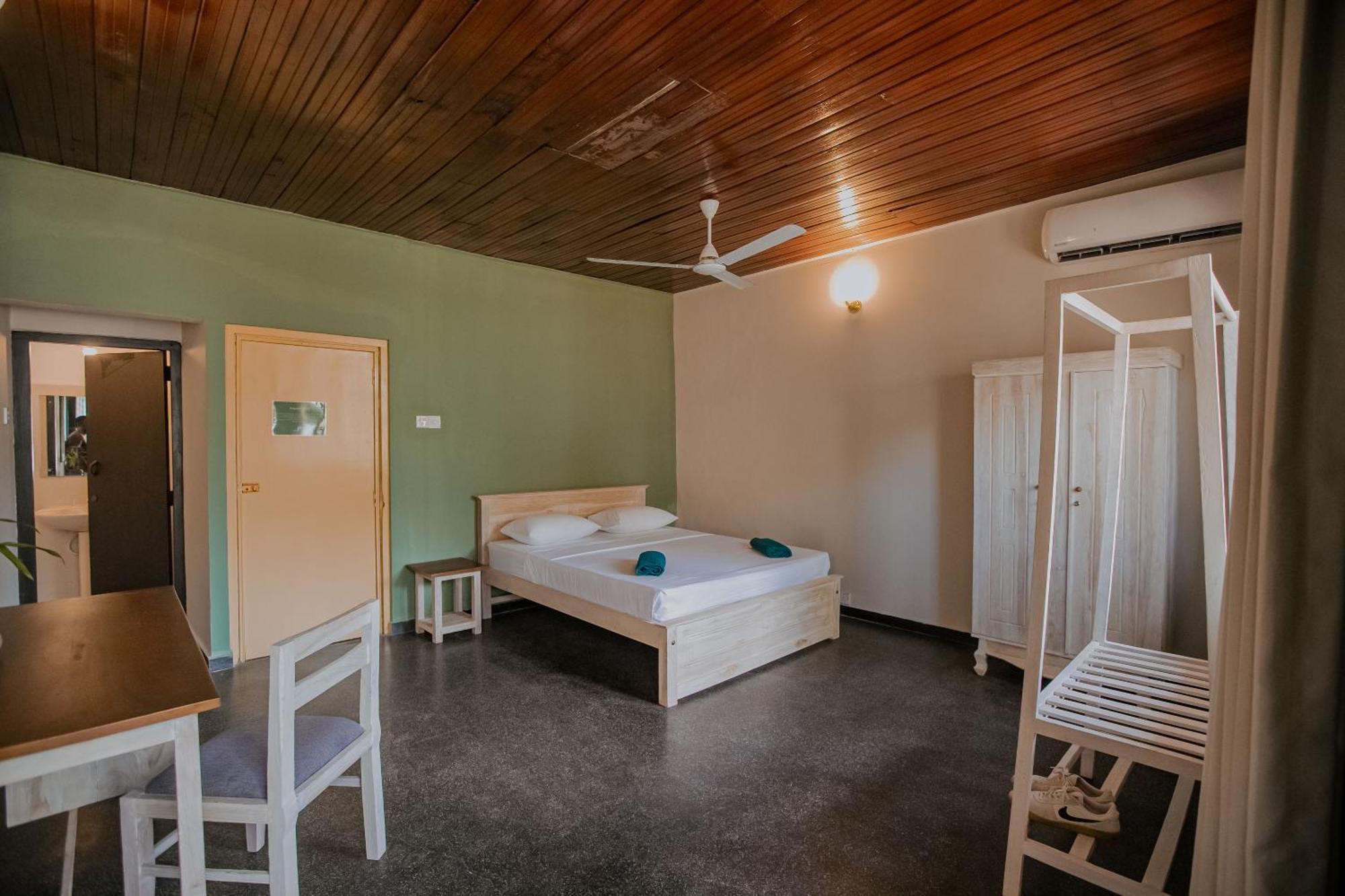 Hostel Drop