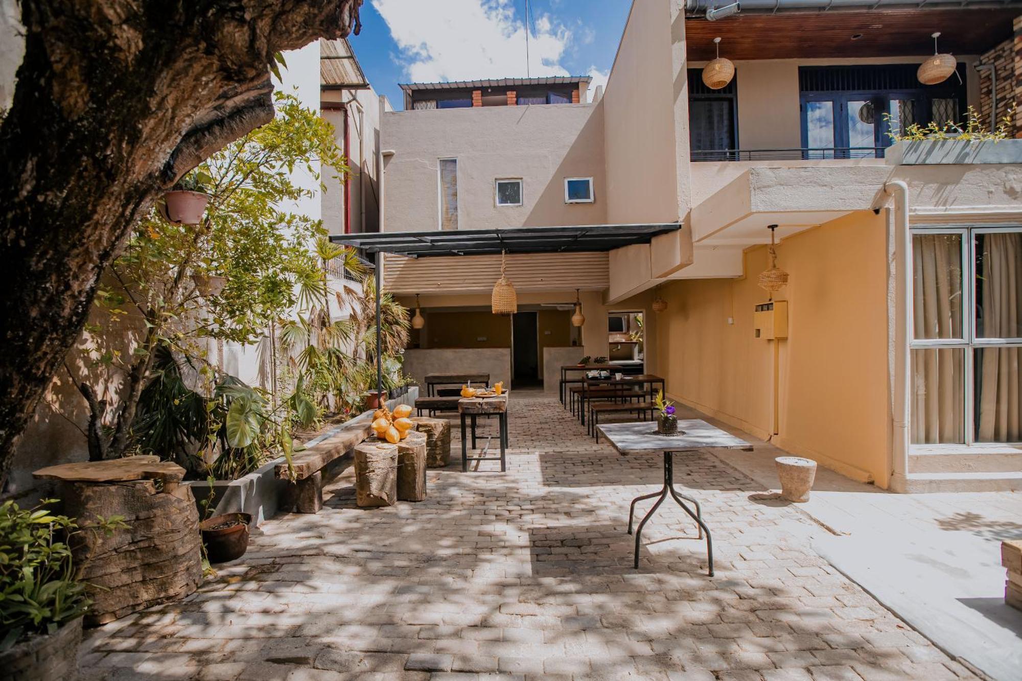 Hostel Drop *